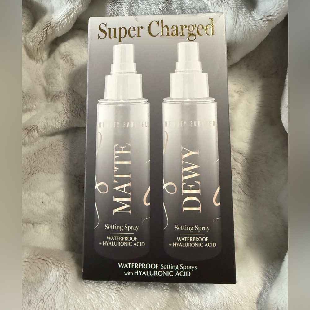 Matte and Dewy Setting Sprays - White